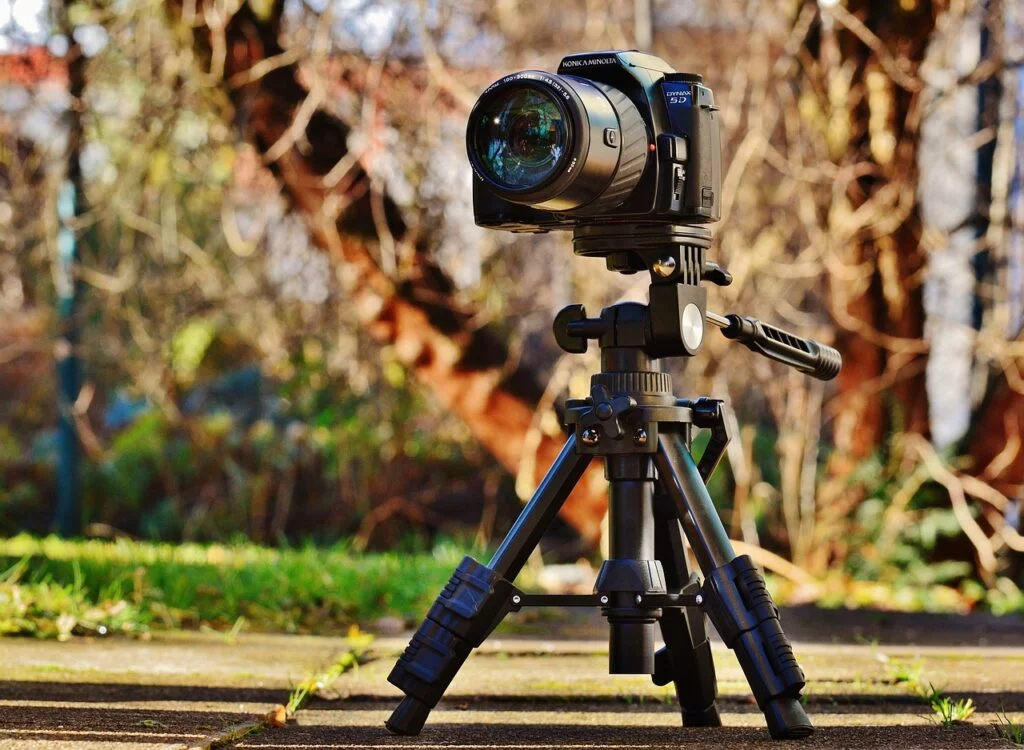 5 ข้อผิดพลาดที่พบบ่อยในการใช้ขาตั้งกล้องวิดีโอ อยากพัฒนาทักษะการถ่ายวีดีโอไปอีกขั้น ห้ามพลาด! 4 camera 1125875 1280